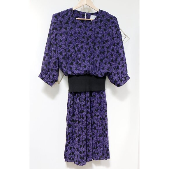 Vintage 80s Purple Triangle Print Dress, 3/4" Sleeve, Black Cinch Waist, Chiffon - Picture 5 of 8